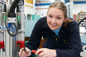 Queensland Government to Announce $32 Million Incentive Program for Young Apprentices